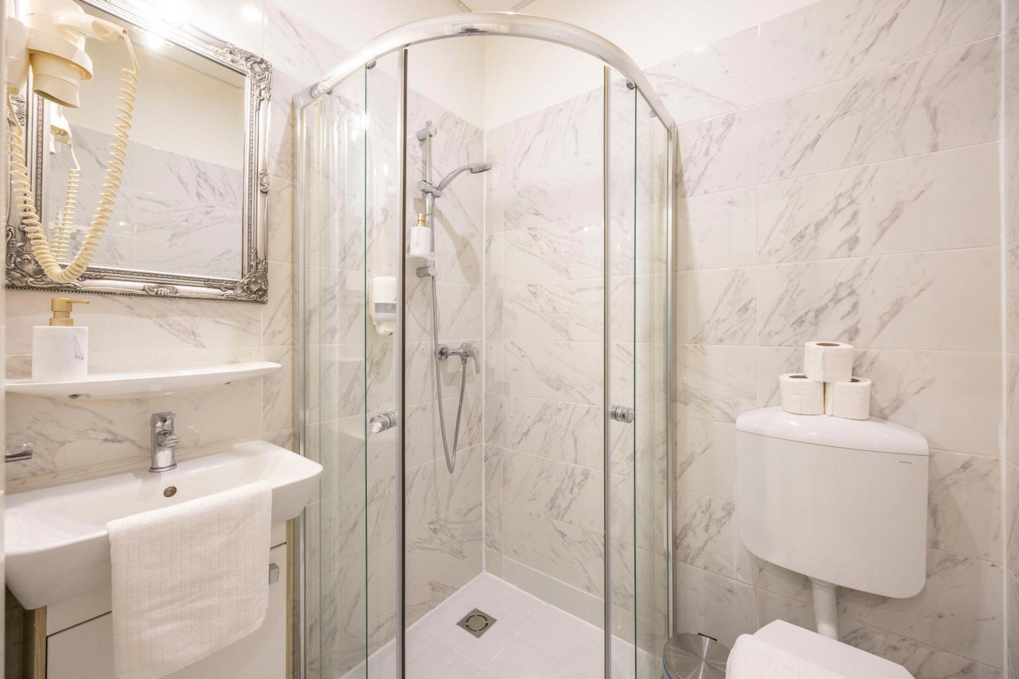Exclusive Private Residence In The Center Of Bp W 4Bedrms, 4 Bathrms Budapest Exterior photo